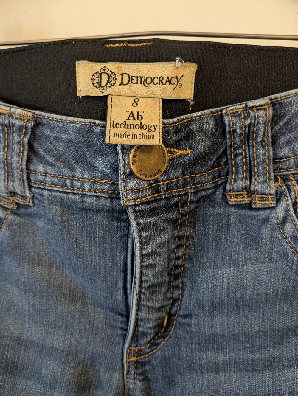 *Democracy Women's Blue Ankle "Ab"solution jeans, size 8 - Picture 2 of 4